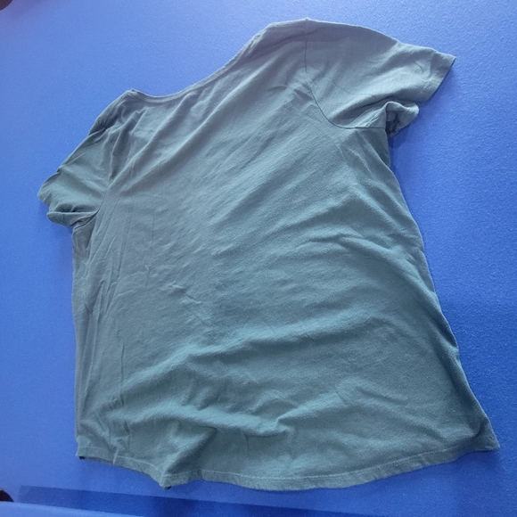 EVRI Teal V-neck Short Sleeve Tee / "Vacay Vibes" / Colorful Stripes / Size 1X - Picture 5 of 6